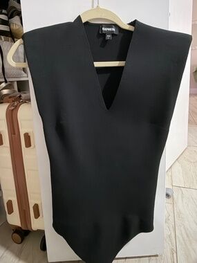 Express Body Contour V-neck sweater thong bodysuit